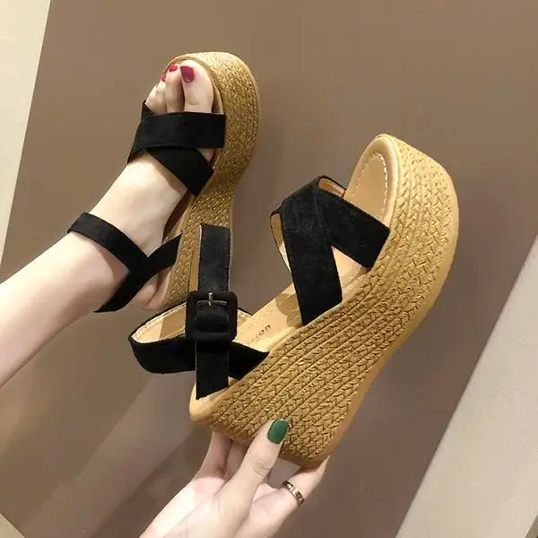 Levoire | Tendance, Confortable Talons Compensés Boho Pour Femmes Avec Sangles Noir
