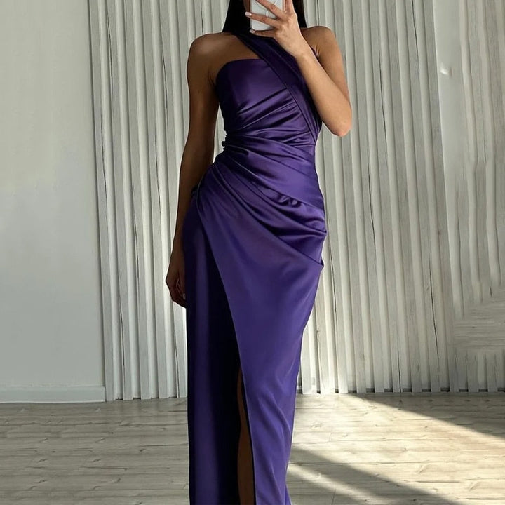 Levoire | Une Robe Maxi Plissée Sans Bretelles À Fente Haute