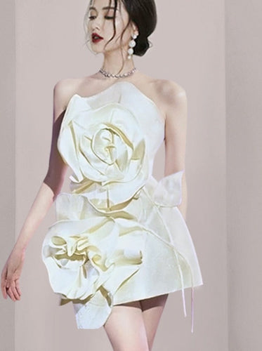 Levoire | Robe Blanche Avec Motif Floral Pour Un Look Frais Et Estival