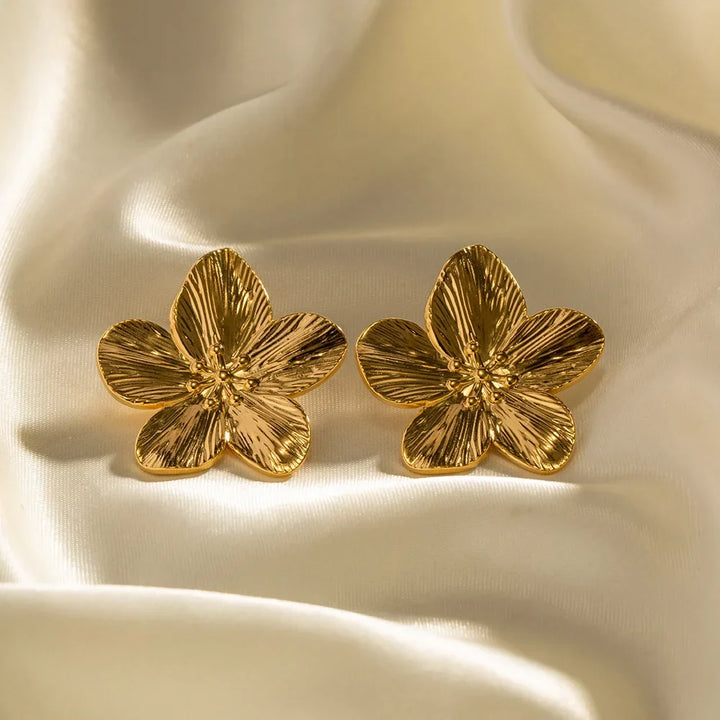 Levoire | Boucles D'Oreilles En Fleurs Dorées De Vendange Élégante