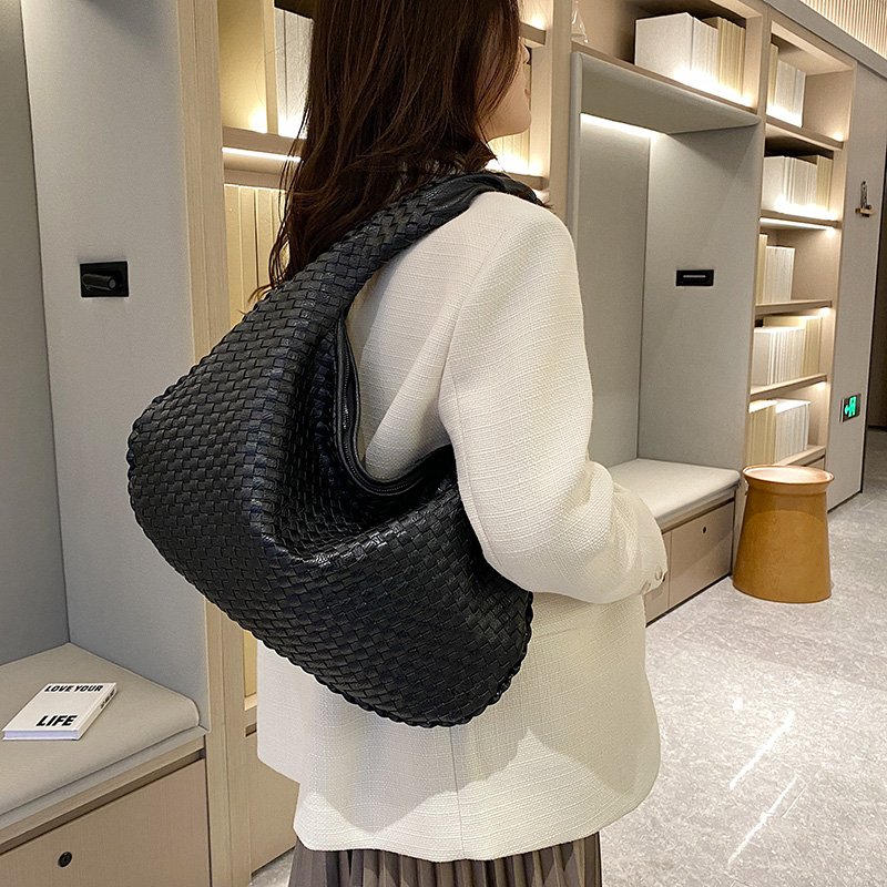 Levoire | Luxe Rinnattu Sac