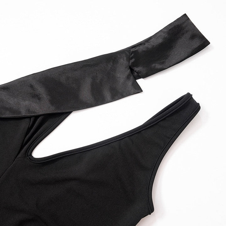 Levoire | Noir Col Montant Mini Robe