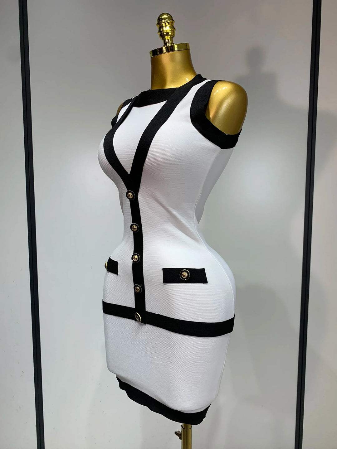 Levoire | Sexy Dos Nu Noir Blanc Bouton Mini Bandage Robe Courte