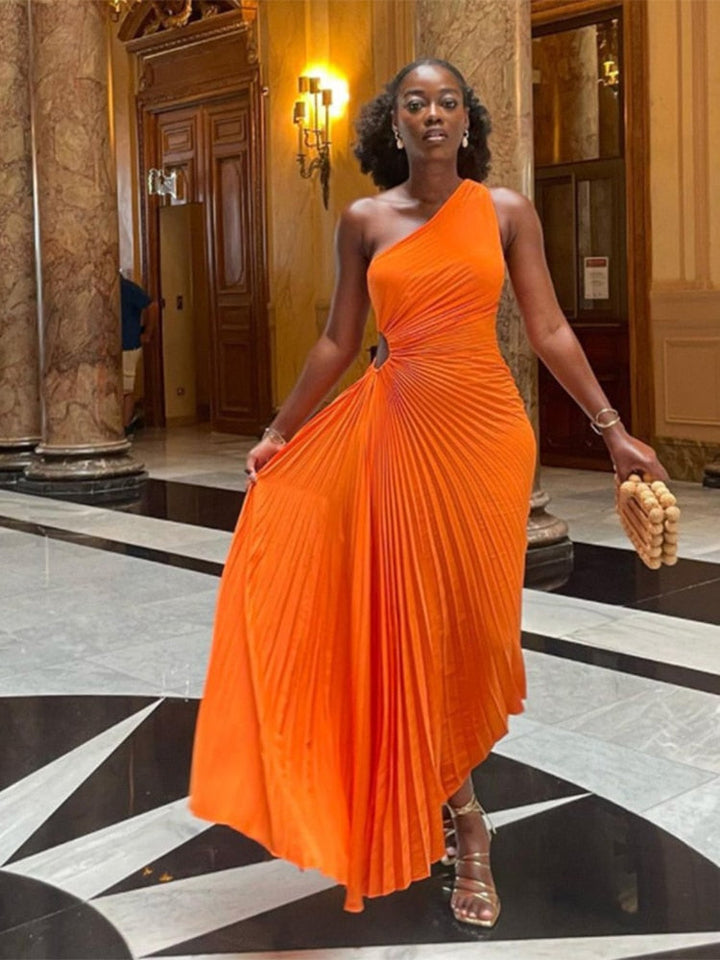 Levoire | Une Robe Maxi Plissée Irrégulière Sans Bretelles Orange