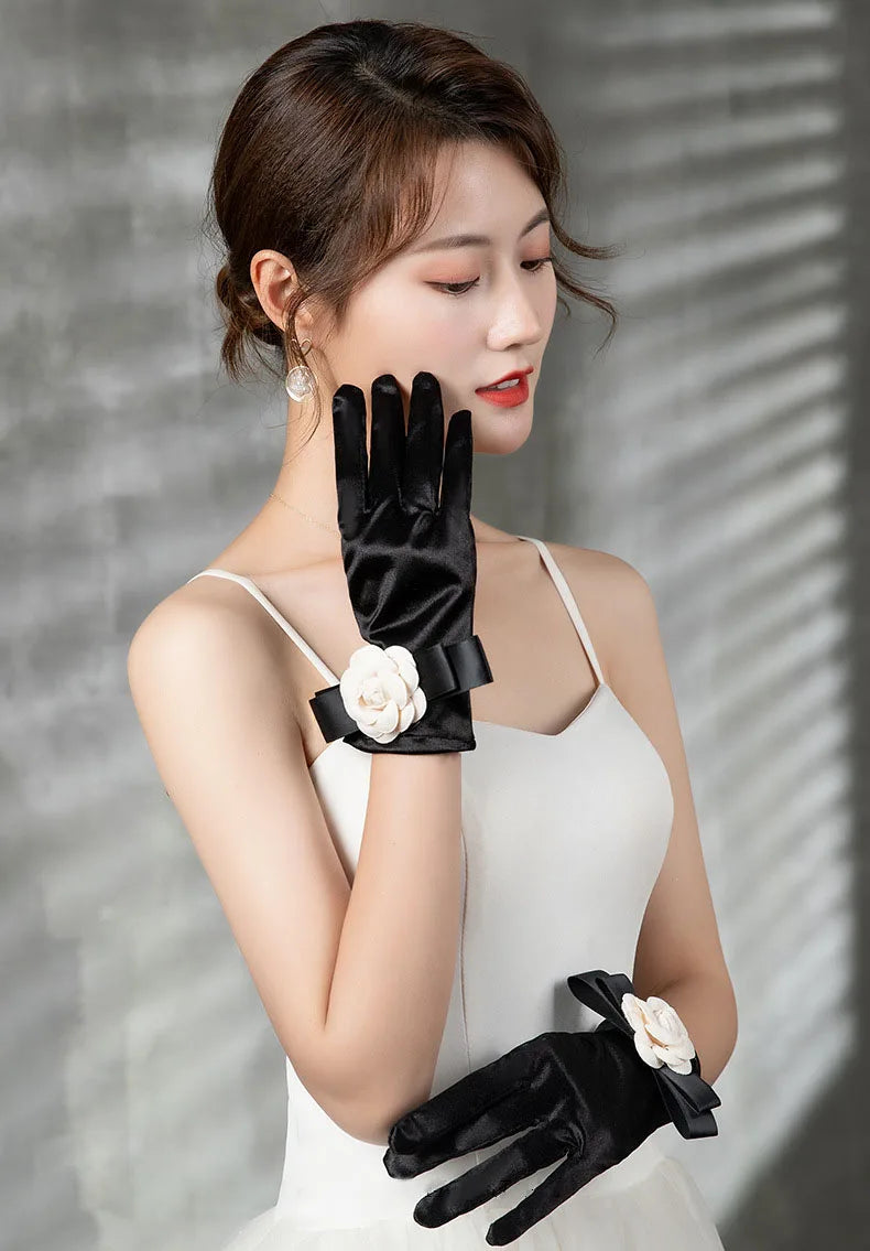 Levoire | Récolte Vintage Gants Courts En Satin Noir Hepburn
