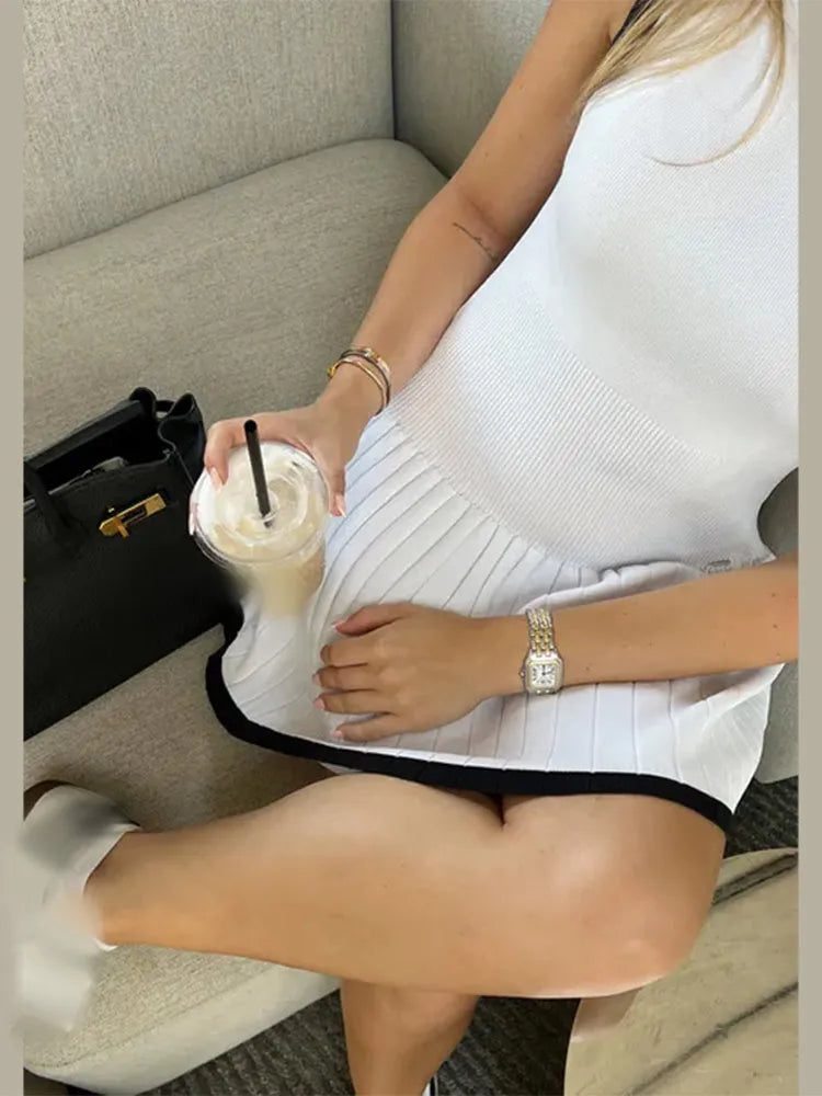 Levoire | Robe Tendance Avec Des Détails Contrastés Élégants