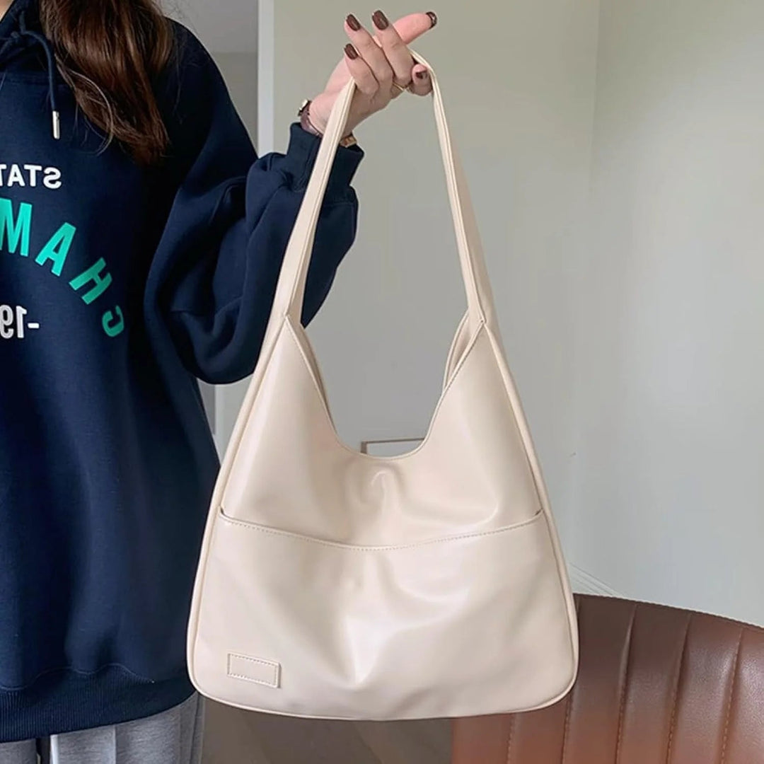 Levoire | Un Grand Sac À Bandoulière En Simili Cuir