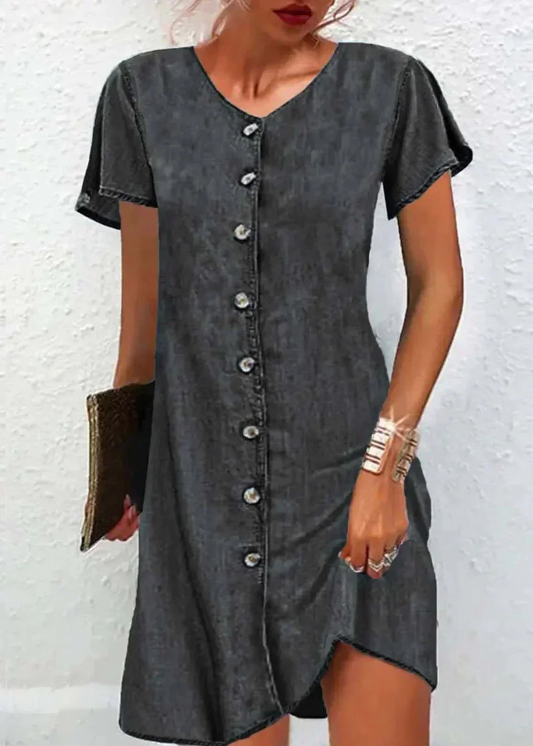 Levoire | Robe en denim à manches courtes, col en V, boutons, patchwork, bleu simple Noir