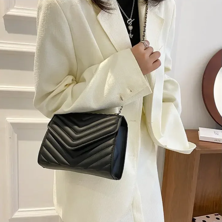 Levoire | Sac À Bandoulière Moderne Avec Détails En Chaîne Noir 20*13*9CM