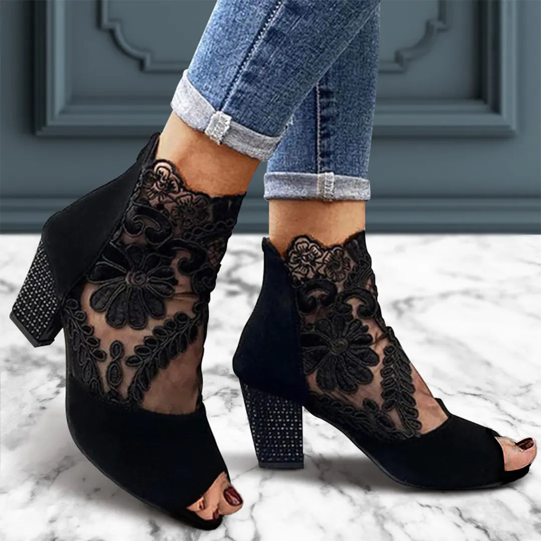 Levoire | Chaussure À Talons Noirs Luxueuse Avec Détails En Pointe Noir