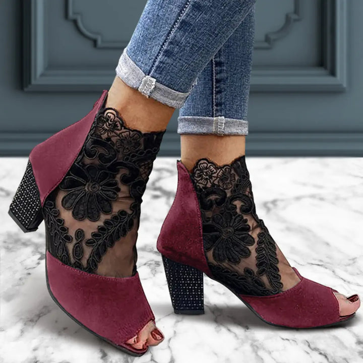Levoire | Chaussure À Talons Noirs Luxueuse Avec Détails En Pointe Vin Rouge
