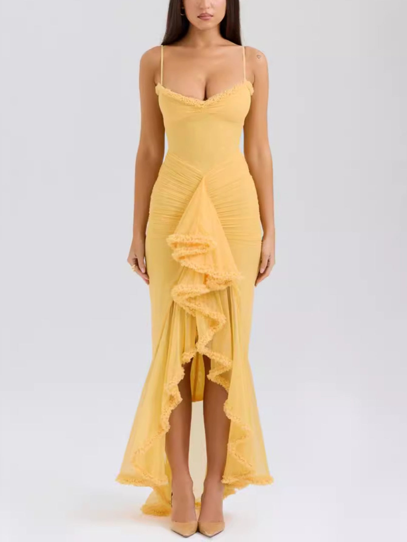Levoire | Robe maxi à bretelles spaghetti froncée Jaune