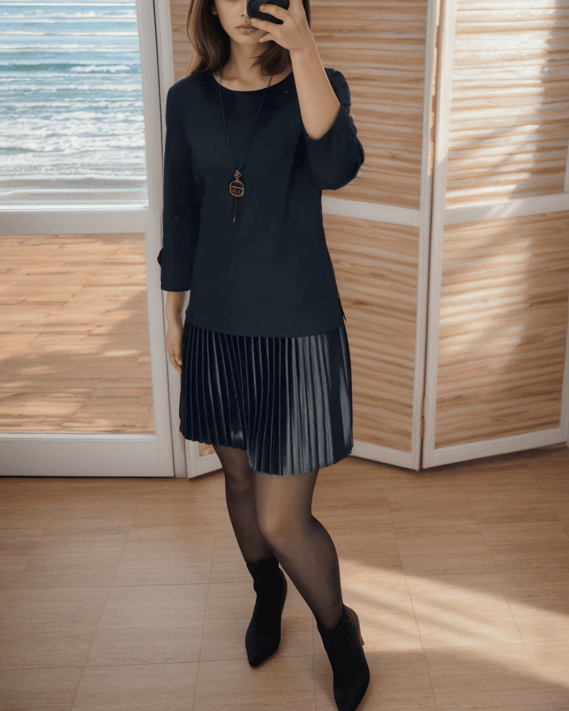 Levoire | Robe Élégante Avec Des Panneaux Froncés Noir