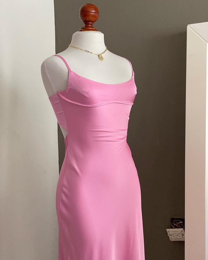 Levoire | Satin Sans Épaules Dos U Fente Midi Robe