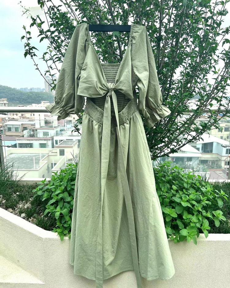 Levoire | Robe Française Avec Des Manches Volantes