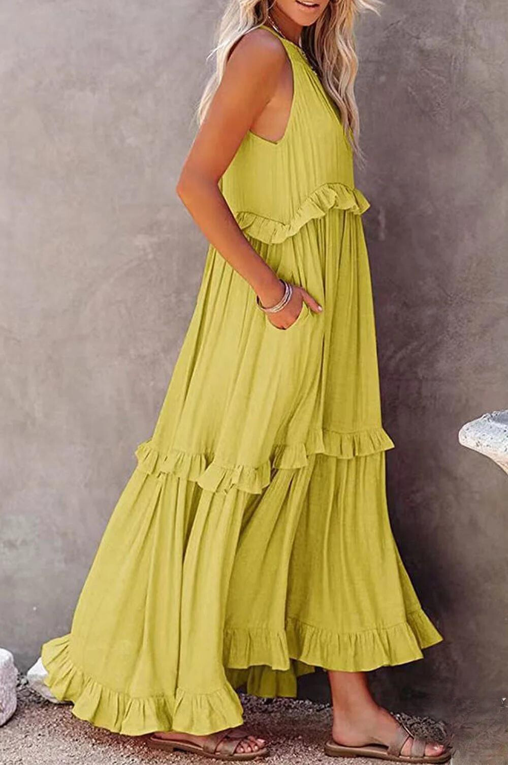 Levoire | Robe longue avec dos nu et volants
