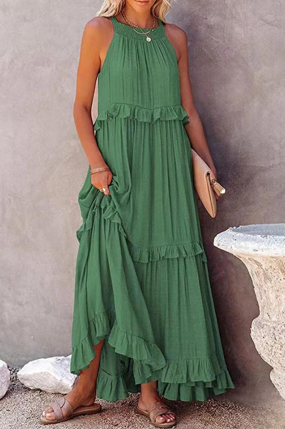 Levoire | Robe longue avec dos nu et volants Vert