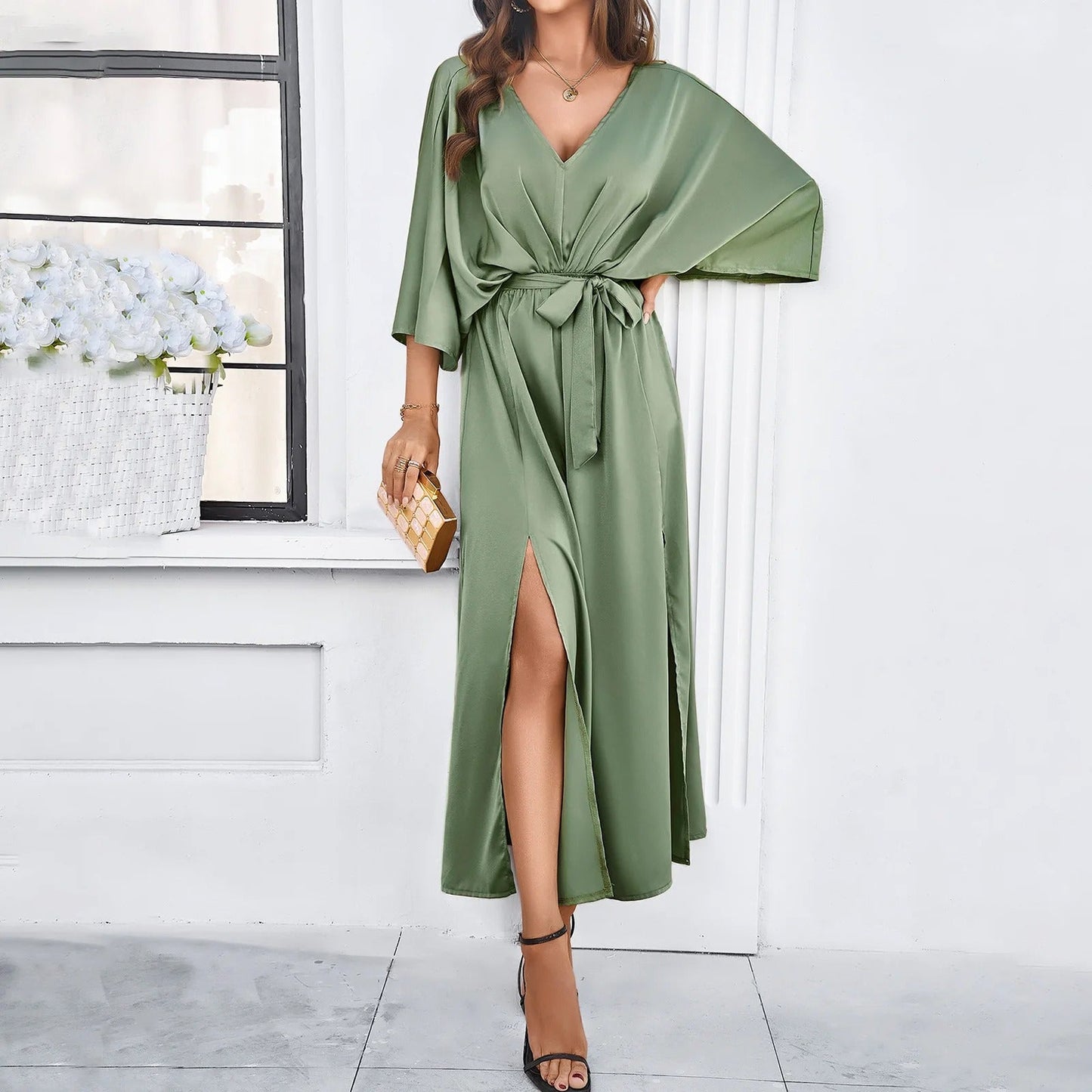 Levoire | Robe Élégante Avec Décolleté En V, Manches Longues Et Ceinture Vert