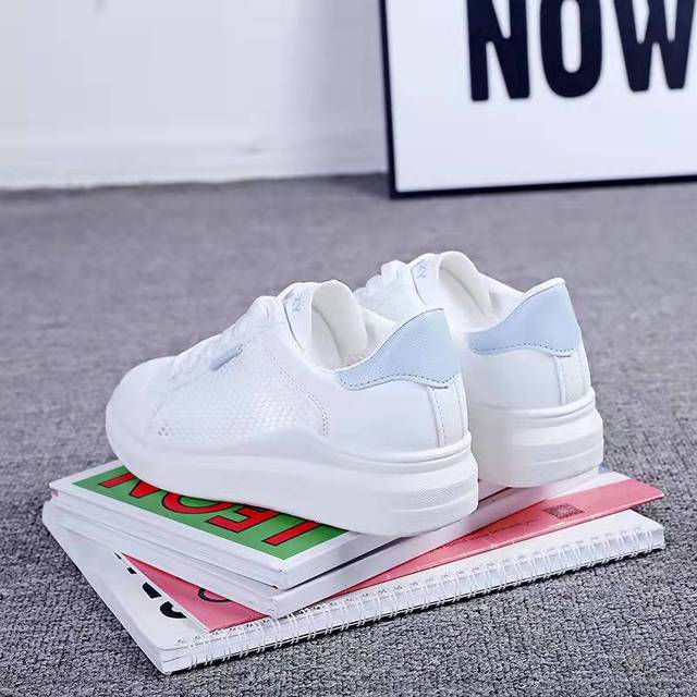 Levoire | Chaussures Modernes Saines Pour Femmes Avec Lacets Et Semelle Douce Céleste Bleue