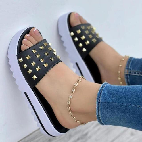 Levoire | Sandales Pour Dames Confortables Avec Des Clous Et Des Talons Hauts