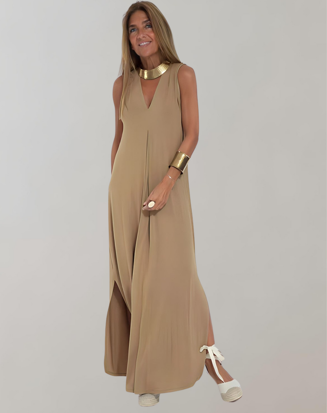 Levoire – Robe amincissante avec décolleté en V Café