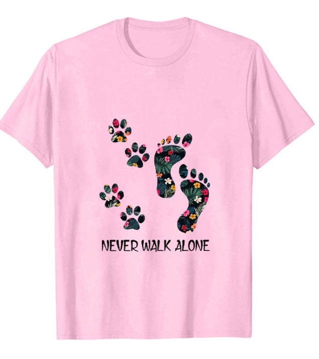 Levoire | Walk Alone | T-Shirt Pour Amoureux Des Animaux Conception colorée Rose