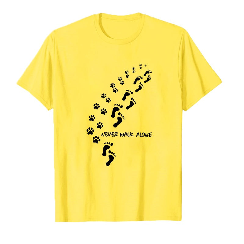 Levoire | Walk Alone | T-Shirt Pour Amoureux Des Animaux Conception unie Jaune