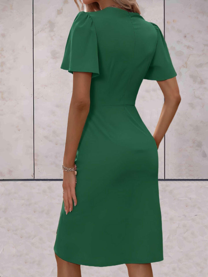 Levoire | Robe Élégante À Col En V Avec Manches Papillon, Mi-Genou