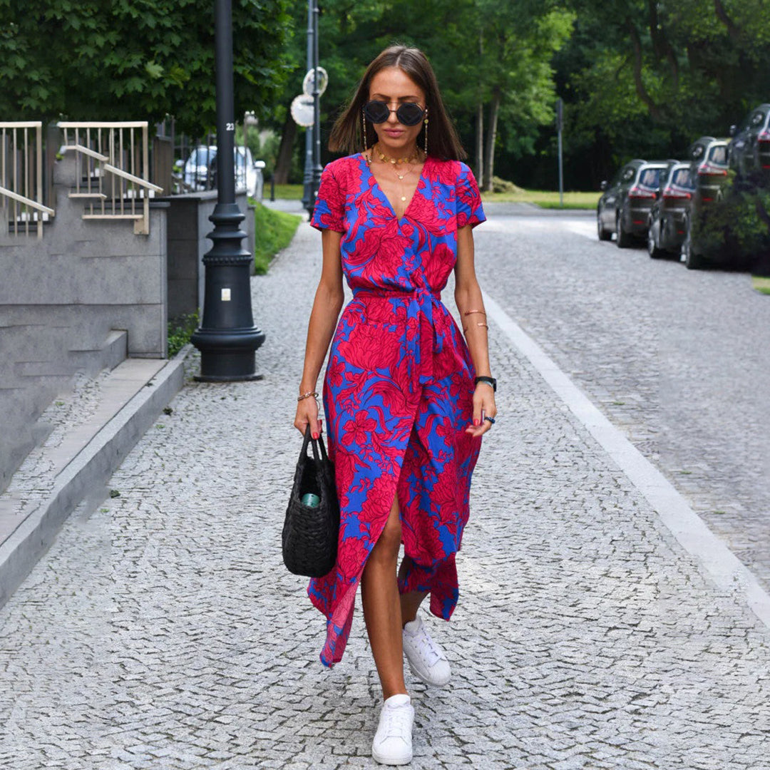 Levoire | Robe Maxi Enroulée À Manches Courtes Et Décolleté En V Rouge Bleu