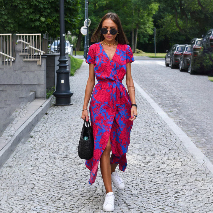 Levoire | Robe Maxi Enroulée À Manches Courtes Et Décolleté En V Rouge Bleu