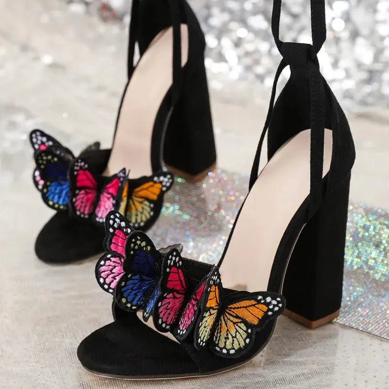 Levoire | Chaussures pour femmes à talons hauts avec design en forme de papillon
