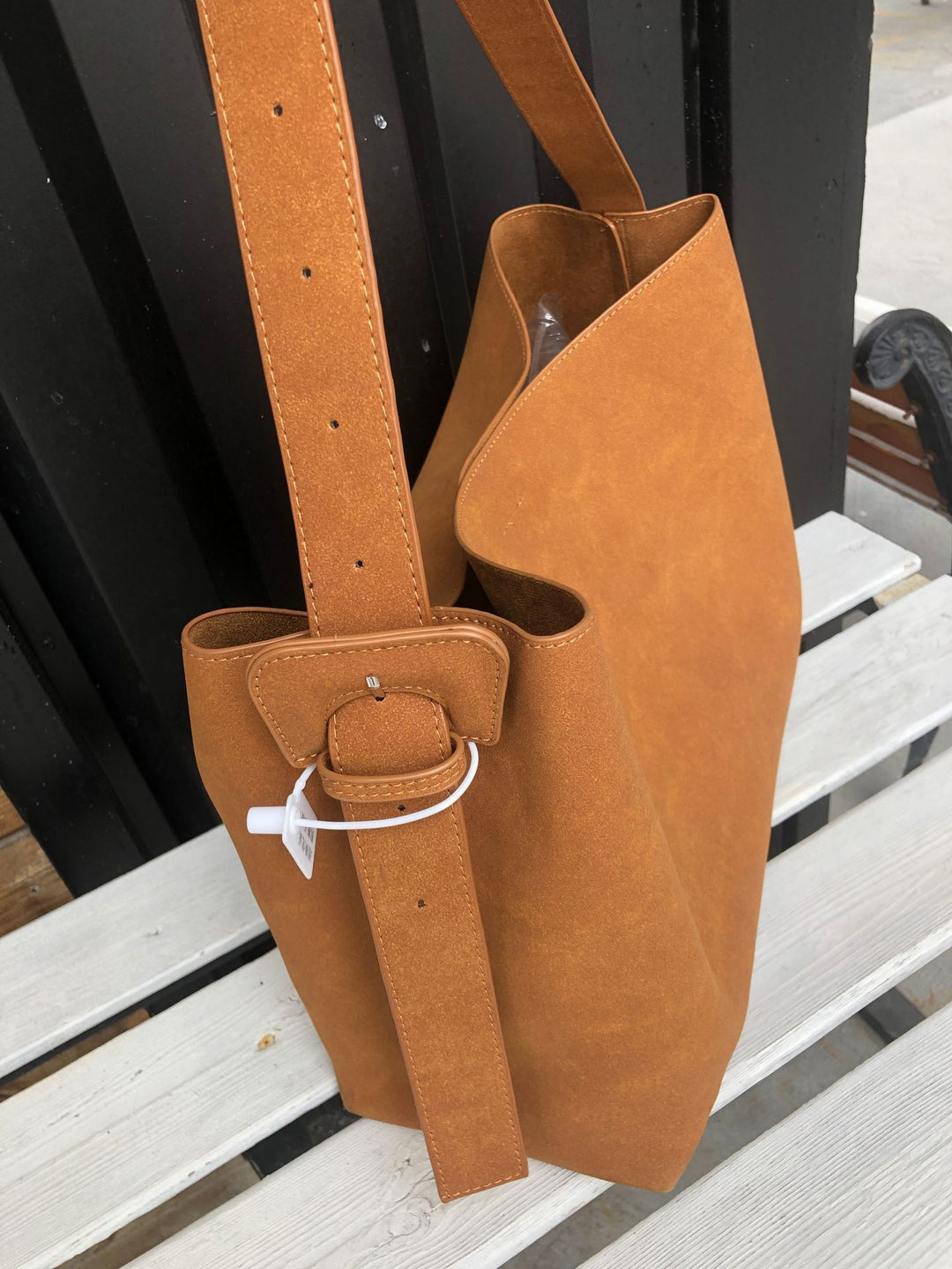 Levoire | Sac Porté Main En Daim Avec Boucle De Ceinture