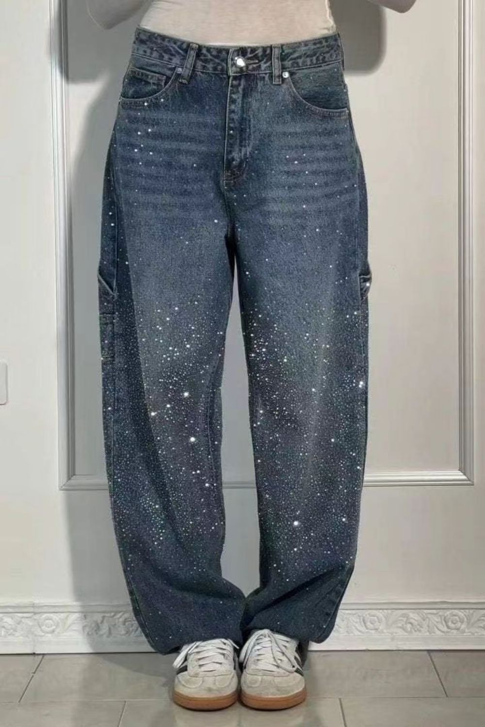 Levoire | Jean Pour Femmes Lavé Avec Des Détails En Strass Dans Une Coupe Large Moyen