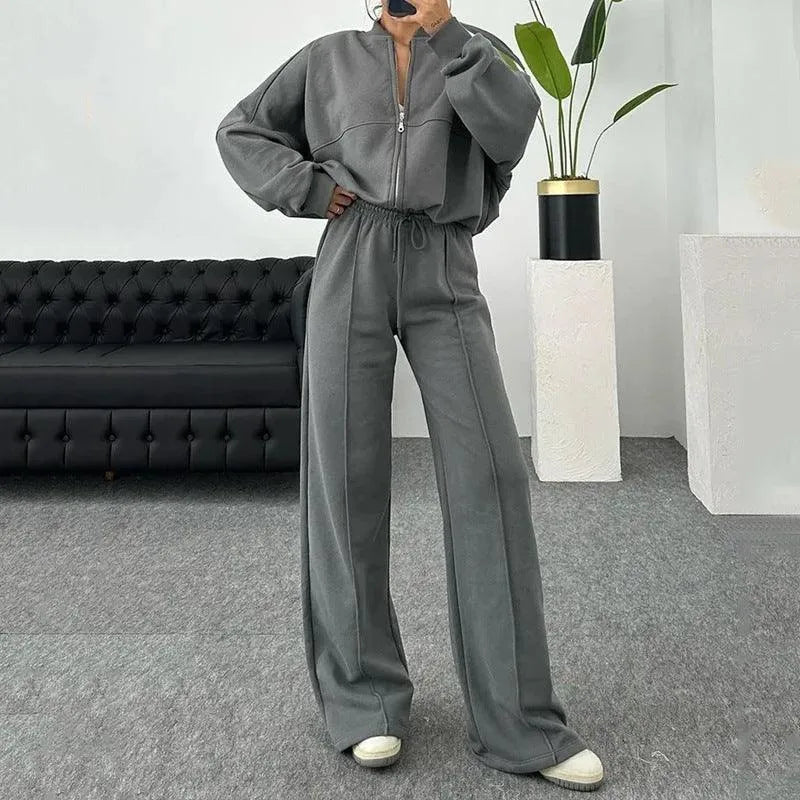 Levoire | Complété avec un pantalon décontracté et un pull zippé uni Gris