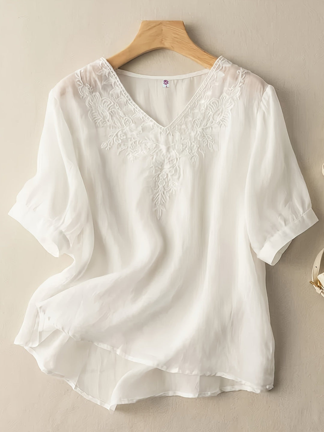 Levoire | Vintage V-Neck Shirt Ivoire Blanc