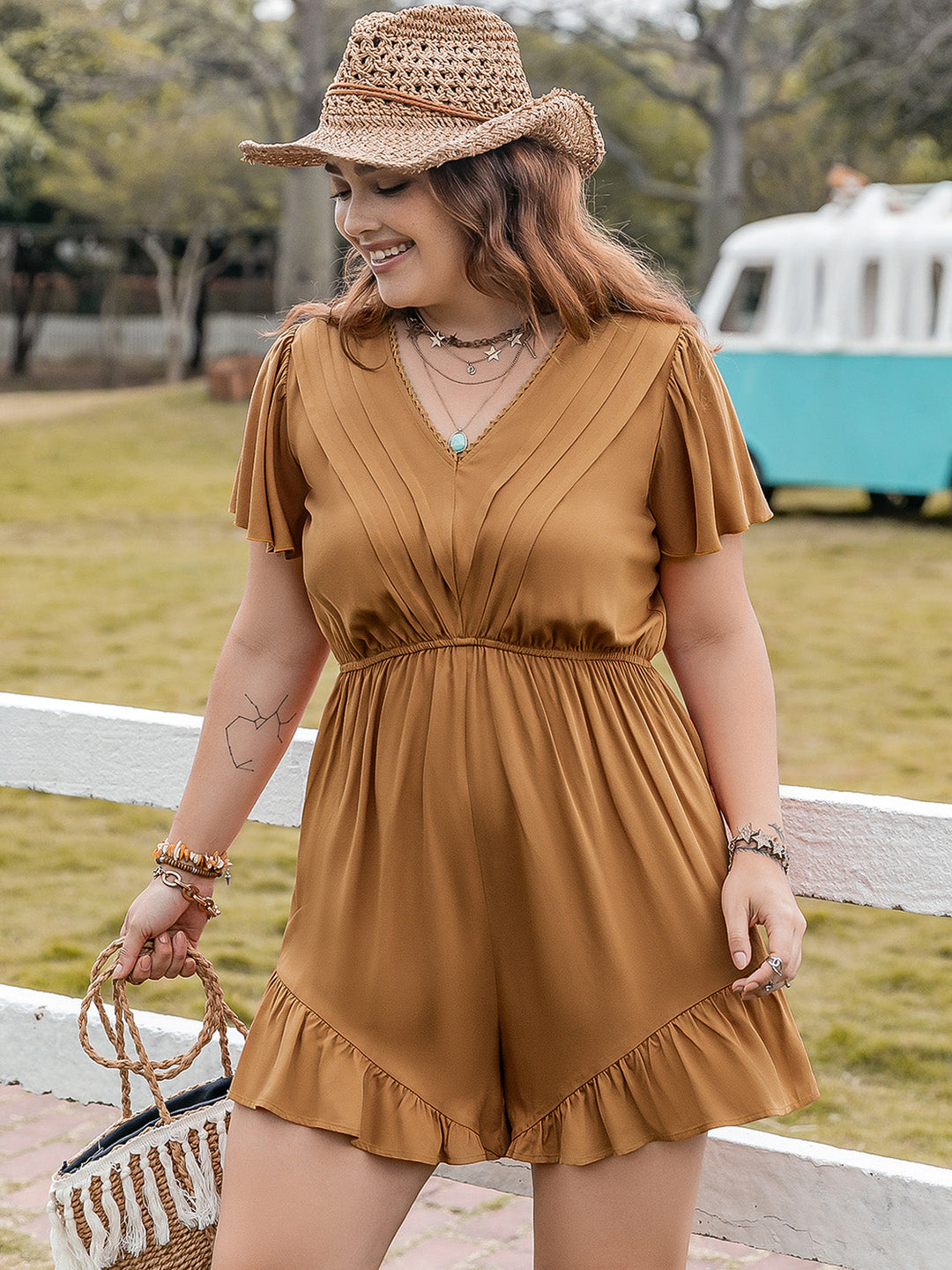 Levoire | Grande Taille Chemisier Ruffle Col V Manches Courtes Salopette