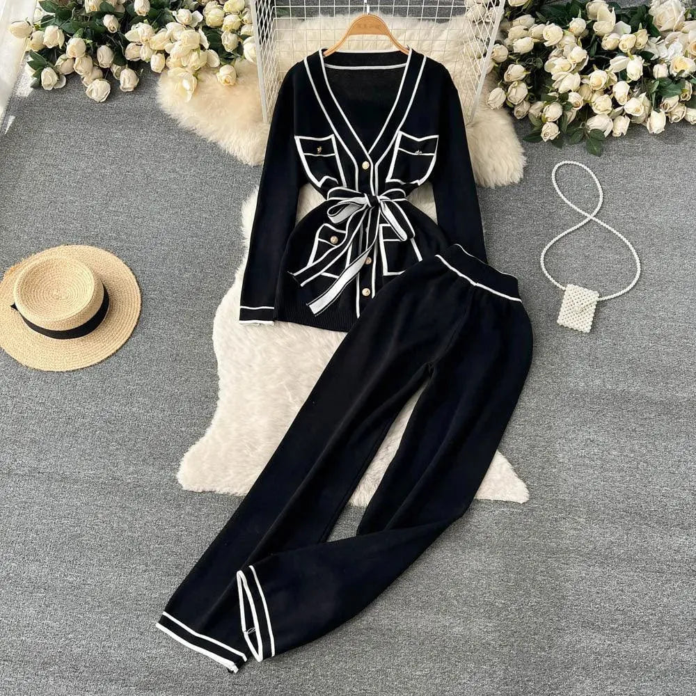 Levoire | Ensemble pour femmes en deux pièces, avec des manches longues, décolleté en V et pantalons drapés larges Noir Taille libre