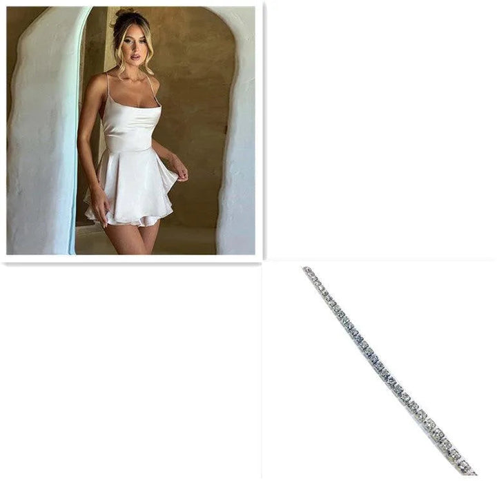 Levoire | Robe trapèze courte élégante en satin avec ruban sans dos Blanc Argent