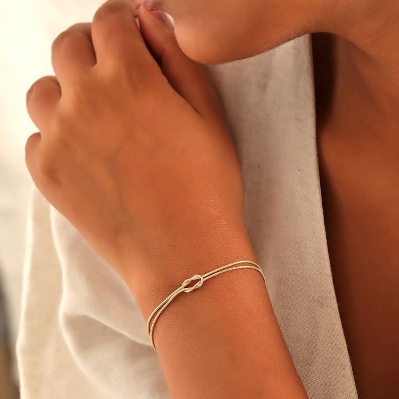 Levoire | Bracelet Minimaliste Nœud Amoureux