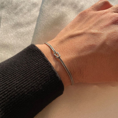 Levoire | Bracelet Minimaliste Nœud Amoureux