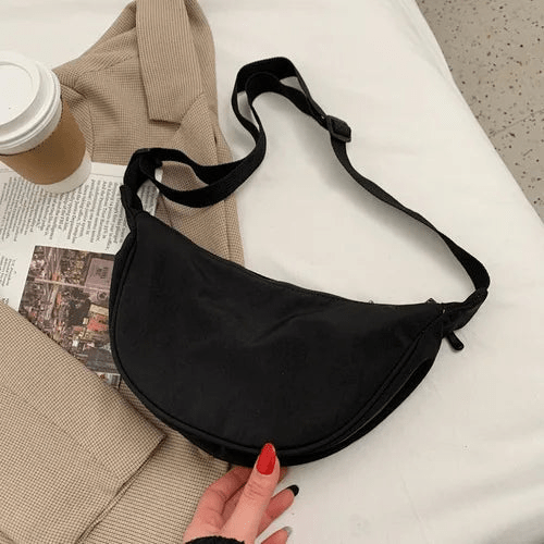 Levoire | Sac à bandoulière en nylon avec fermeture éclair et bandoulière réglable Noir