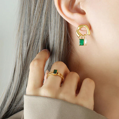 Levoire | Boucles D'Oreilles Géométriques En Émeraude Avec Détail De Perles