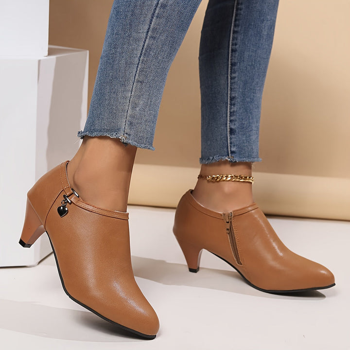 Levoire | Élégantes Chaussures À Talons Noirs Pour Femmes Avec Bout Pointu Et Botte À Cheville Ajustée Avec Fermeture Éclair