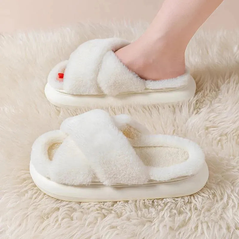 Levoire | Sandales Fuzzy pour femmes avec un talon