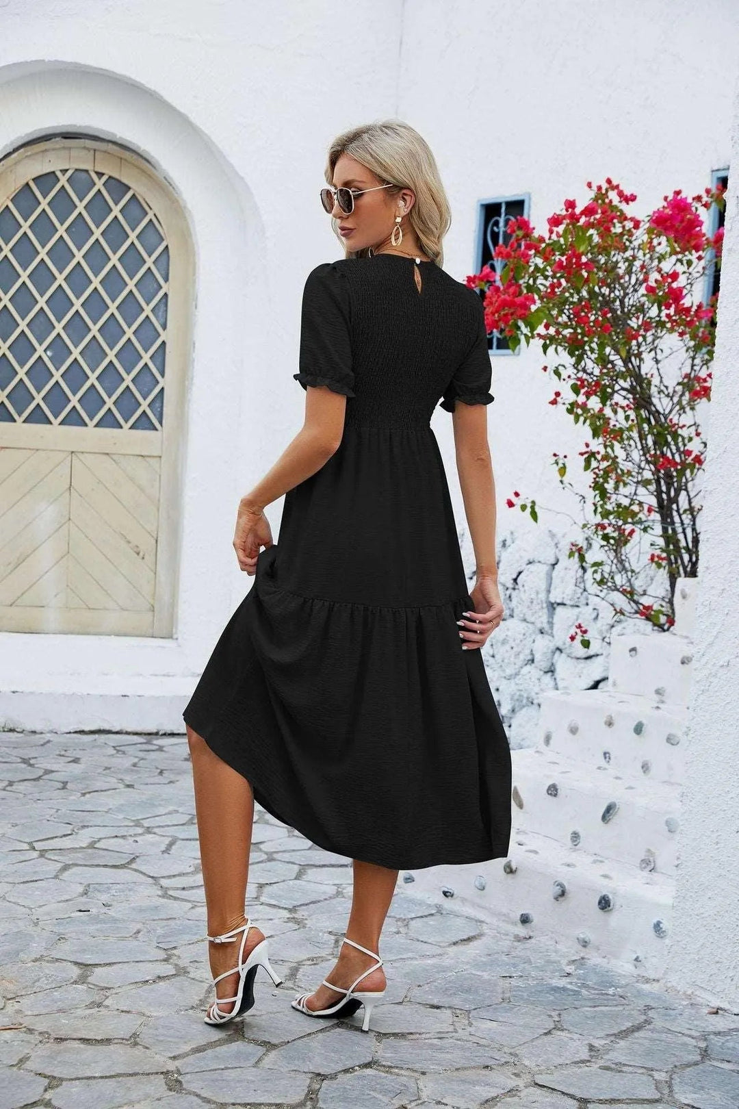 Levoire | Robe décontractée à manches courtes avec manches bouffantes et encolure estivale ronde