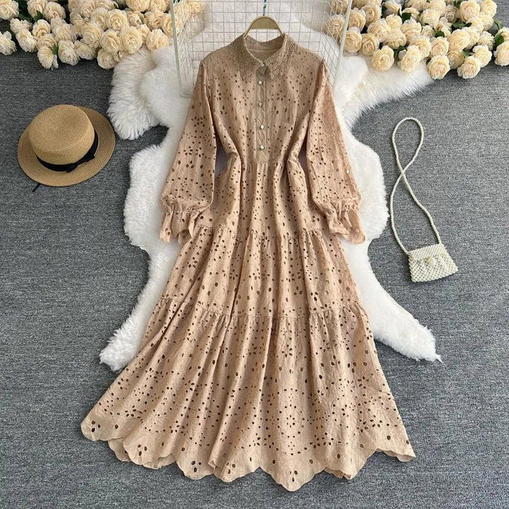 Levoire | Robe pour femmes avec découpe en dentelle et ouverture sur le devant Khaki