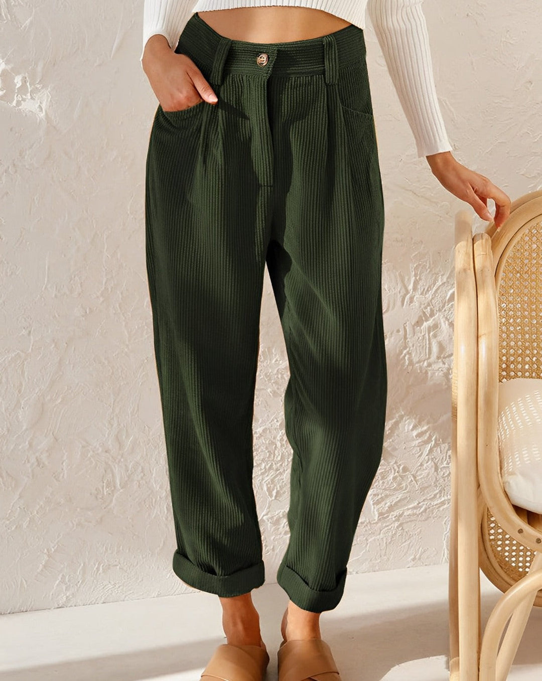 Levoire | Pantalon en velours côtelé taille haute avec attache Vert