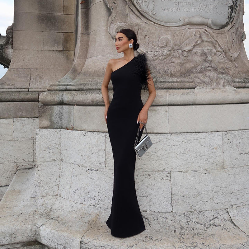 Levoire | Robe en fourrure élégante à décolleté bardot