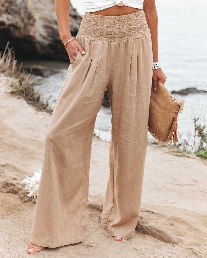 Levoire | Trendy Wide Leg Pants For A Casual Style Beige