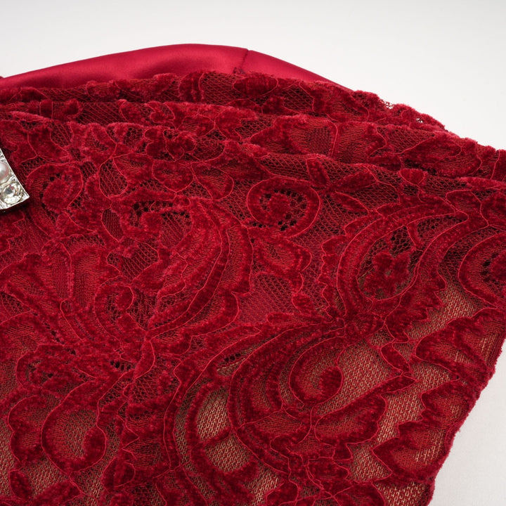 Levoire | Robe Midi Rouge Garnie (Avec Gants)